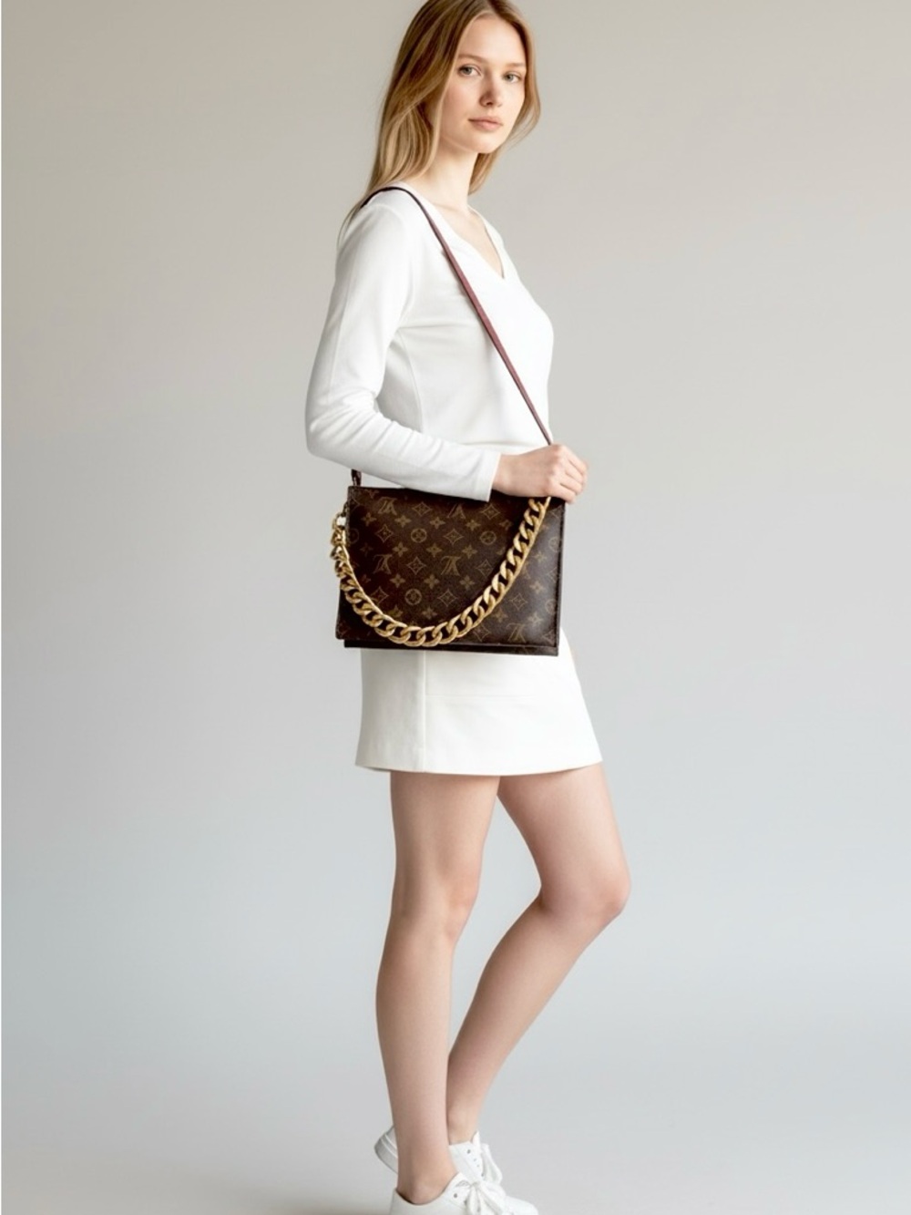 Louis Vuitton Monogram Clutch - Picture 3 of 16